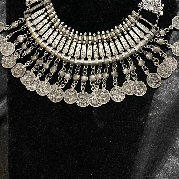 Elegant Silver Statement Necklace - Picture 2 of 7